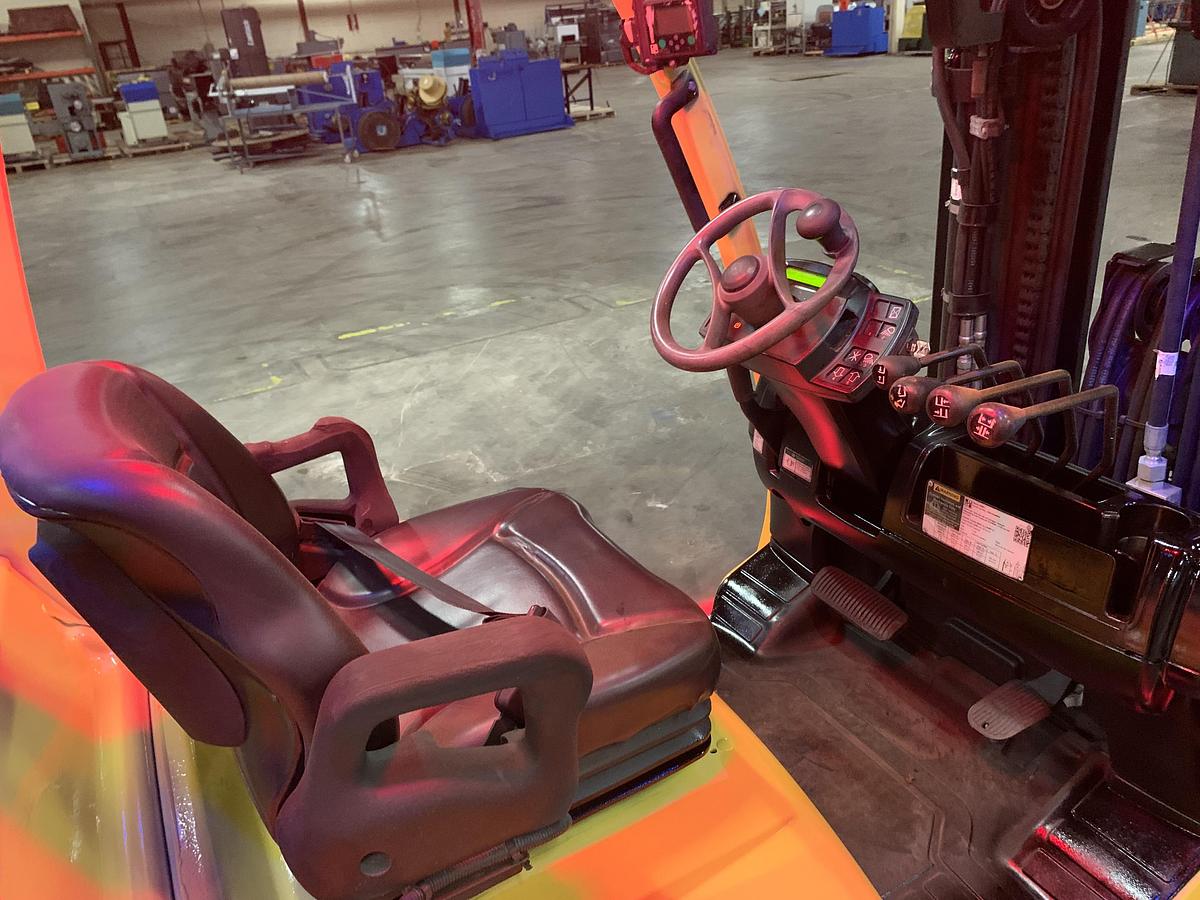 Used 8,000 POUND LB. HYSTER MODEL S80FT FORKLIFT WITH SIDESHIFT AND FORK POSITIONING