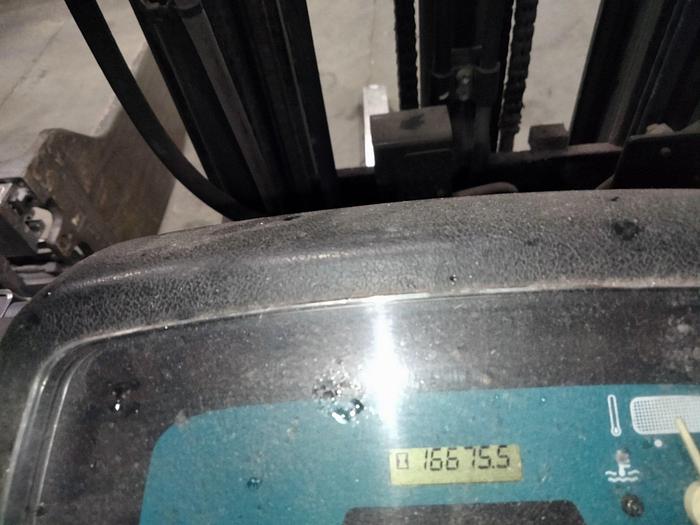 Used TOYOTA 7FGCU15 3000LB CAPACITY FORKLIFT WITH SIDE SHIFT