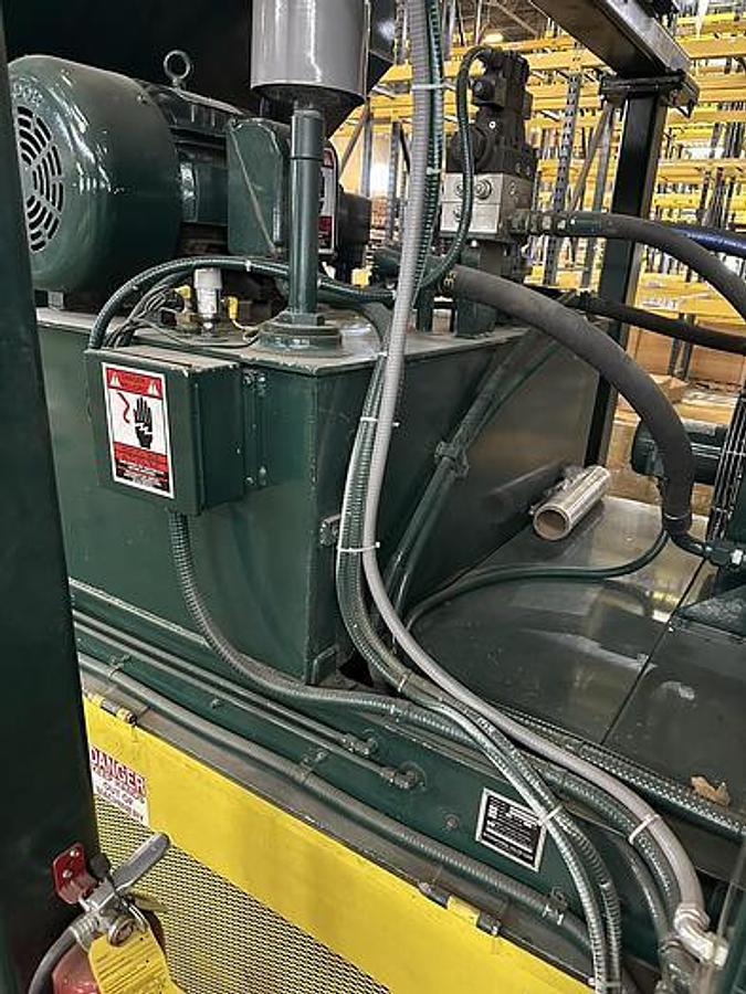 Used INTERNATIONAL BALER MODEL NA-1295-48 HORIZONTAL CLOSED DOOR BALER 30HP