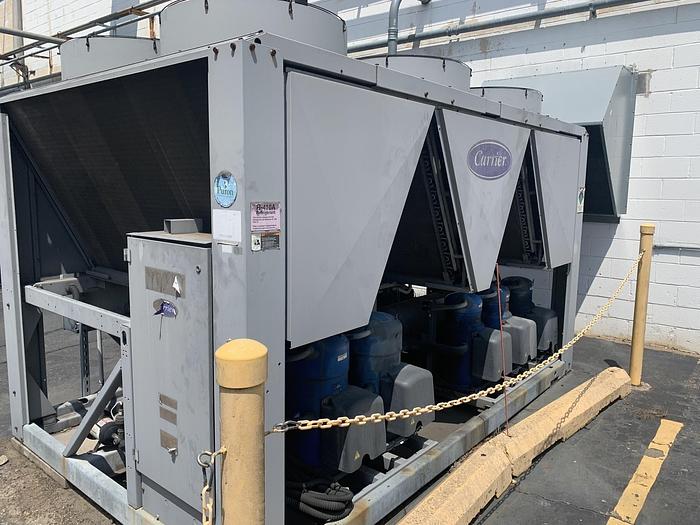 Used CARRIER CHILLER MODEL 30RBB1106-1-C-3