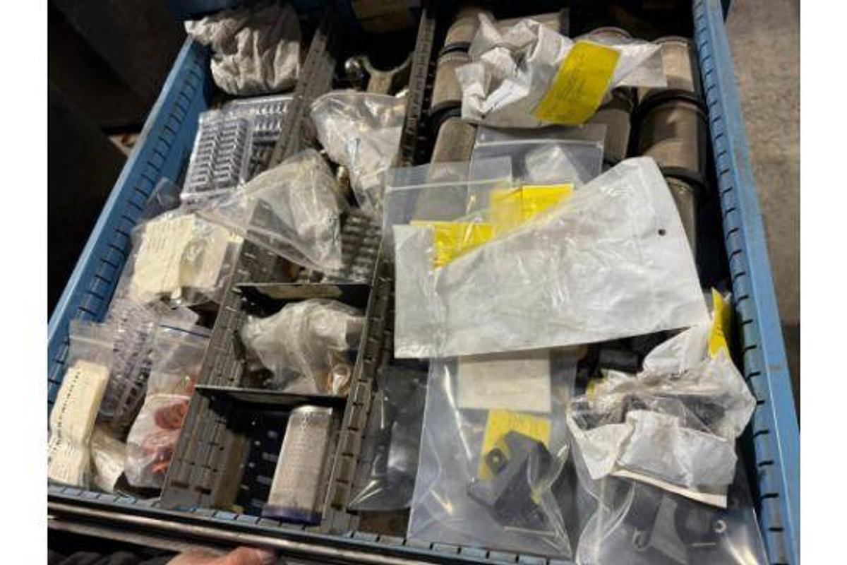 Used LYON 11 DRAWER TOOL CABINET CONTENTS NOT INCLUDED