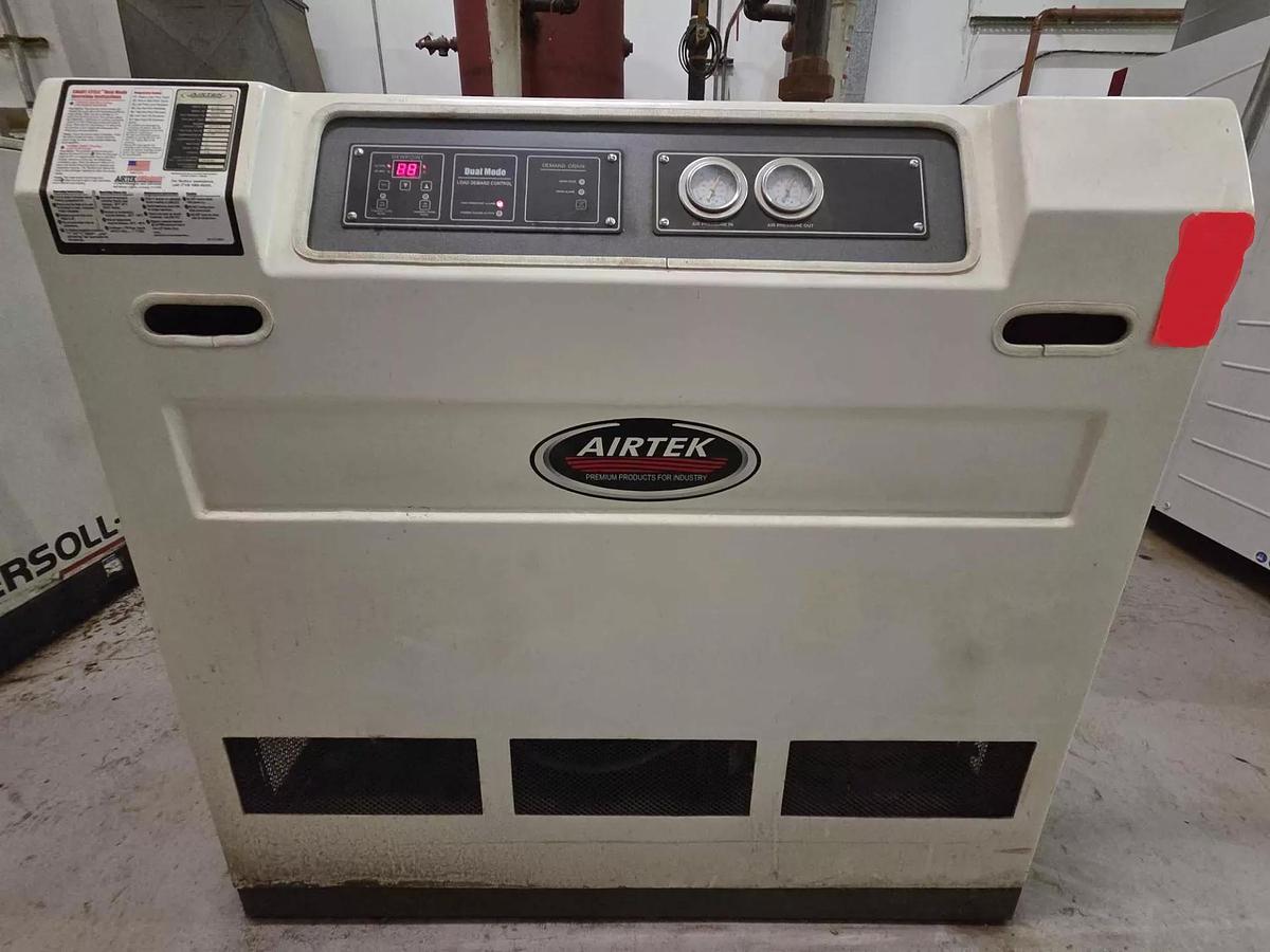 Used INGERSOLL RAND SSR AIR COMPRESSOR SYSTEM WITH AIR DRYER AND AIR TANK