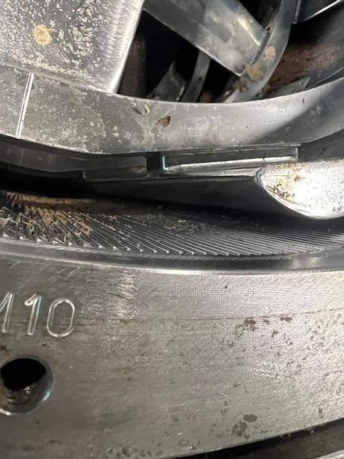 Used BLACK CLAWSON UV400 PRESSURE SCREEN LOW PULSE FOIL ROTOR