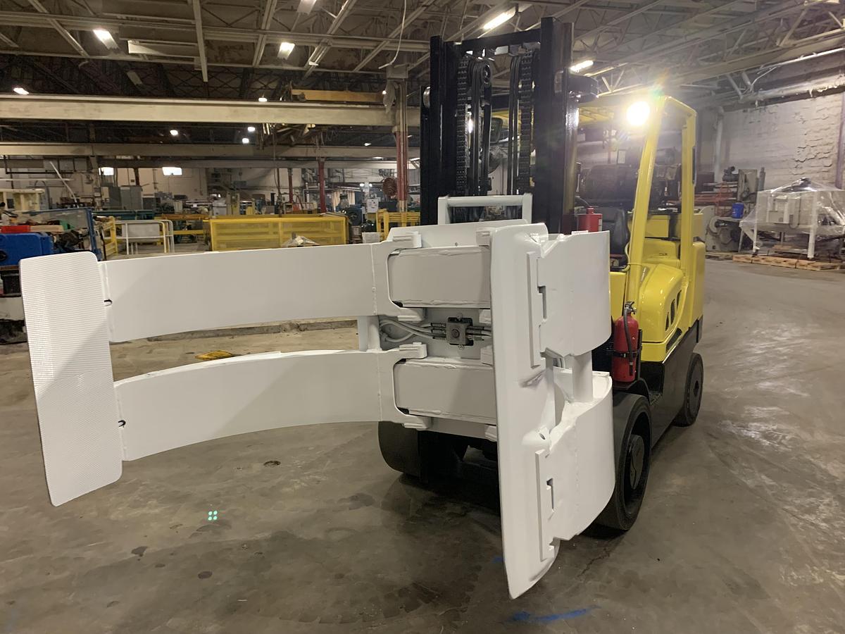 Used 15,500LB. HYSTER MDL S155FT LH/RHWITH 84" CASCADE EXTRA HEAVY CASCADE PAPER ROLL CLAMP MFG 2019