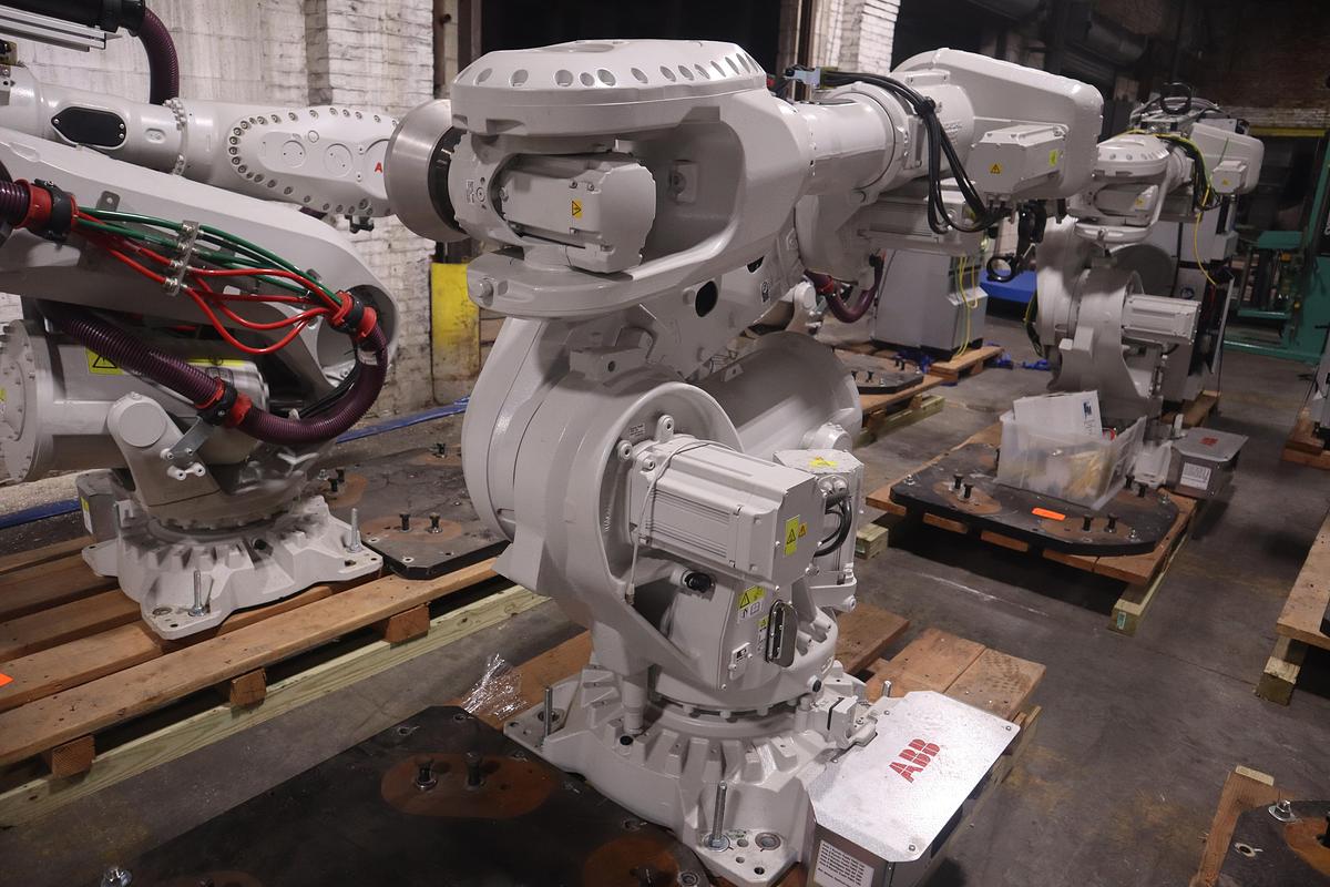 ABB MODEL IRB 6700-300/2.70 ROBOT 6-AXIS MANUFACTURED 2021