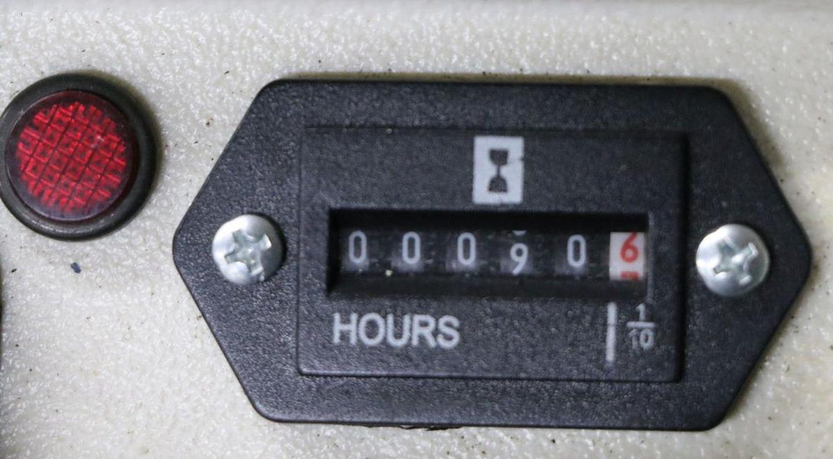 Used TENNANT MODEL 7200 INDUSTRIAL RIDER/SCRUBBER