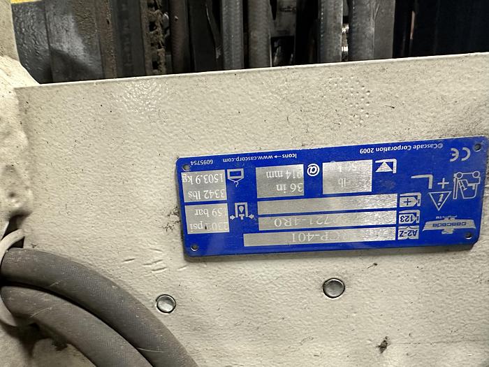 Used 12,000 POUND YALE FORKLIFT MODEL GLC120VXPRS TRIPLE STAGE LOW MAST MANUFACTURED 2019 W/ 72" CLAMP