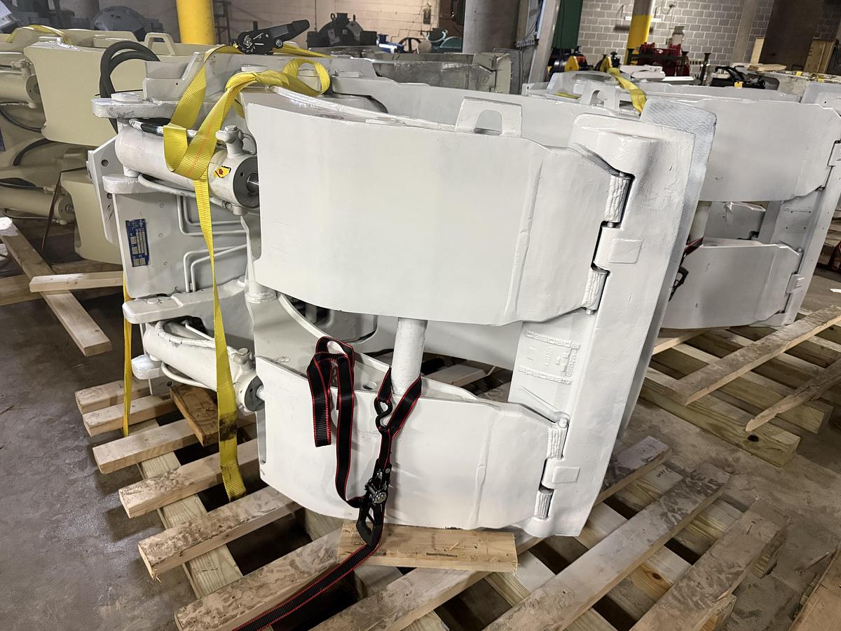 Used CASCADE MODEL 90F - RCS -275 60" DIA. ROLL CLAMP