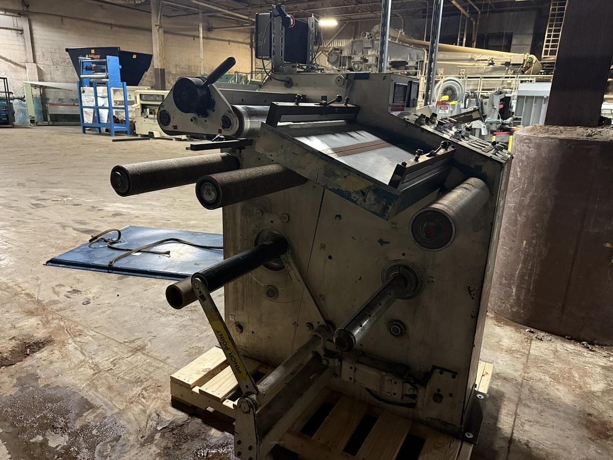 Used 32" WIDE STANFORD MAN ROLAND MODEL 152 FW DOCTOR REWINDER