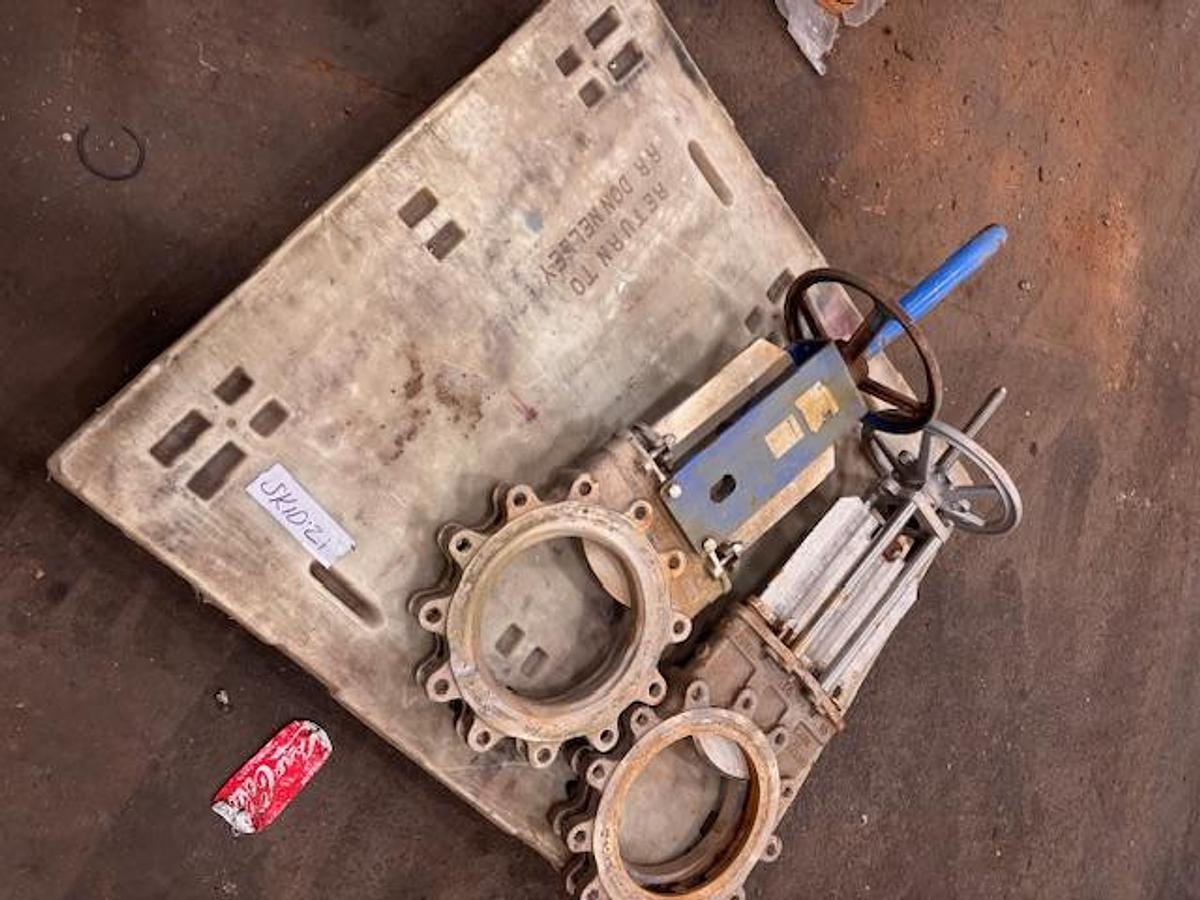 Used MANUAL STAINLESS STEEL SLIDE GATE VALVES LOT OF (13)