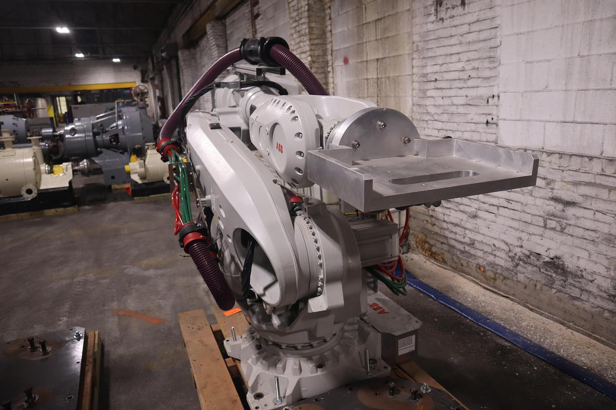 ABB MODEL IRB 6700-300/2.70 ROBOT 6-AXIS MANUFACTURED 2021