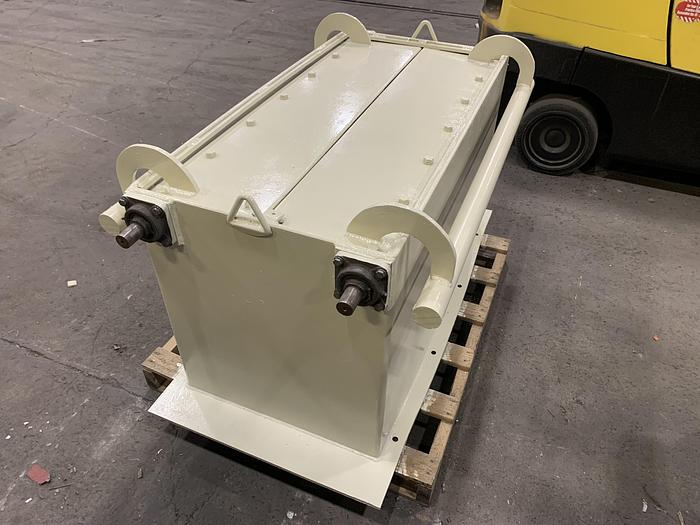 Used SHRED-TECH ST75E DUAL SHAFT SHREDDER WITH TWO 40 HP MOTORS MANUFACTURED 2004