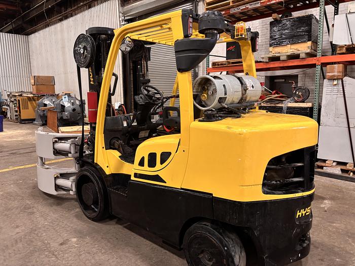 Used 15,500 POUND HYSTER MODEL S155FT FORKLIFT WITH 60" CASCADE PAPER ROLL CLAMP ATTACHMENT MANUFACTURED 2020