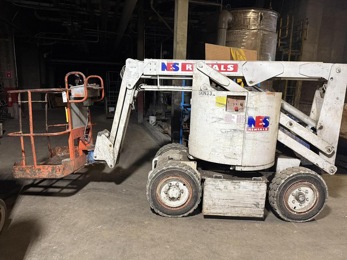 Used SKYJACK BOOM LIFT