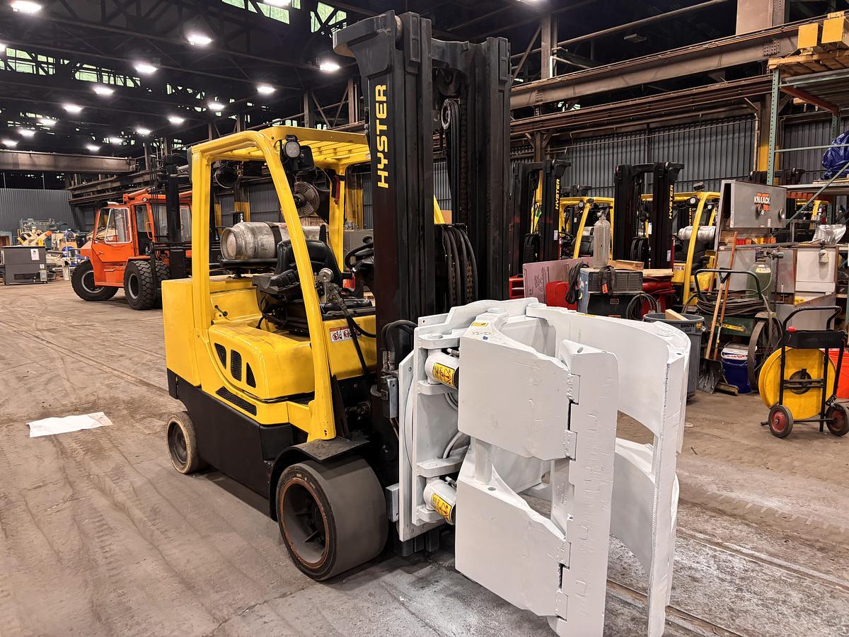 Used 12,000 POUND CAPACITY HYSTER MODEL S120FTPRS 60" CASCADE PAPER ROLL CLAMP