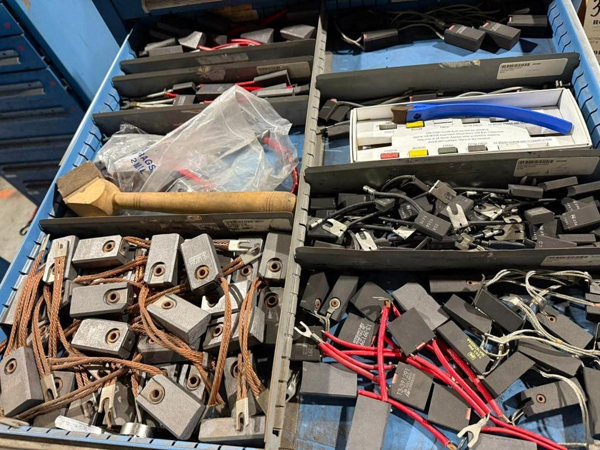 Used LYON 11 DRAWER TOOL CABINET