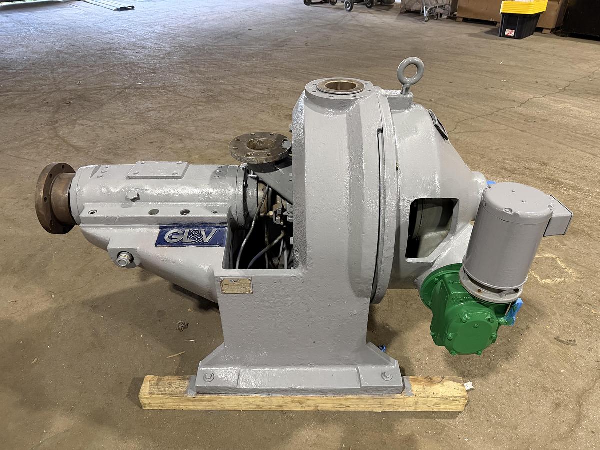 Used BELOIT DD4000 SERIES 24" DISC REFINER WITH NEW PLATES PLATES