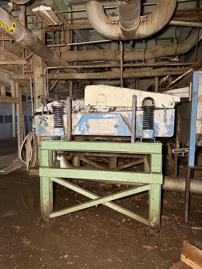 Used BIRD JOHNSON MDL. 24 VIBRATATING SCREEN S/S