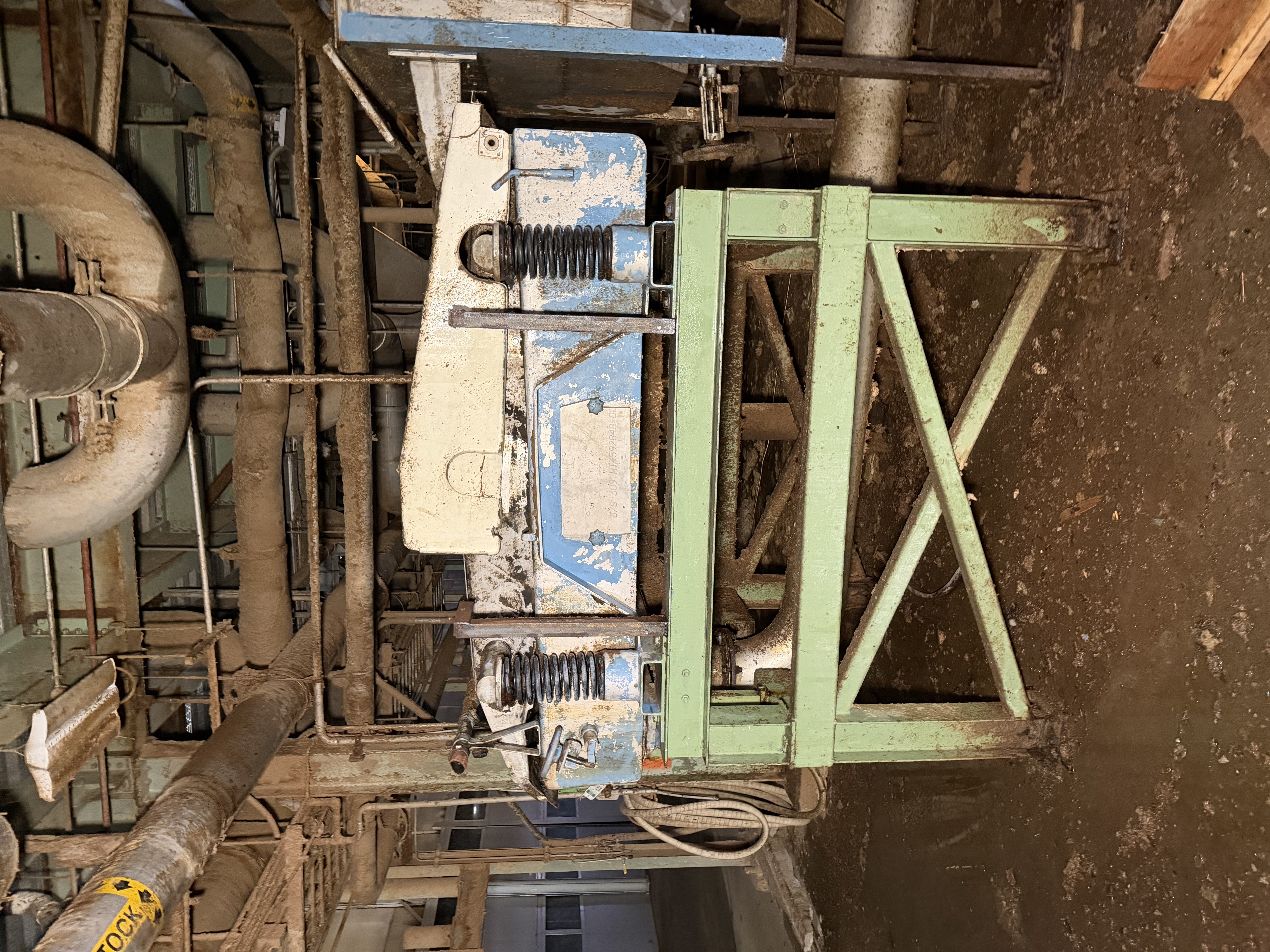 Used BIRD JOHNSON MDL. 24 VIBRATATING SCREEN S/S