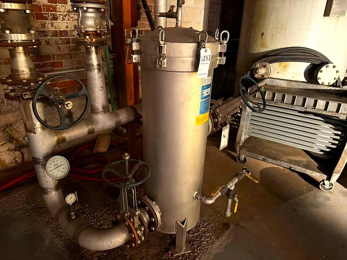 Used PALL MODEL T911490-000 STAINLESS STEEL PRESSURE TANK