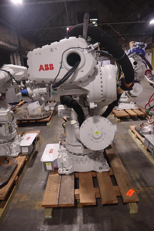 ABB MODEL IRB 6700-300/2.70 ROBOT 6-AXIS MANUFACTURED 2021