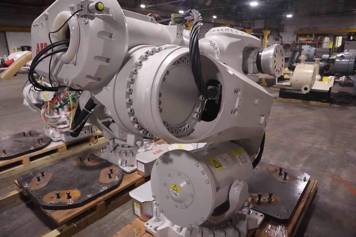 ABB MODEL IRB 6700-300/2.70 ROBOT 6-AXIS MANUFACTURED 2021