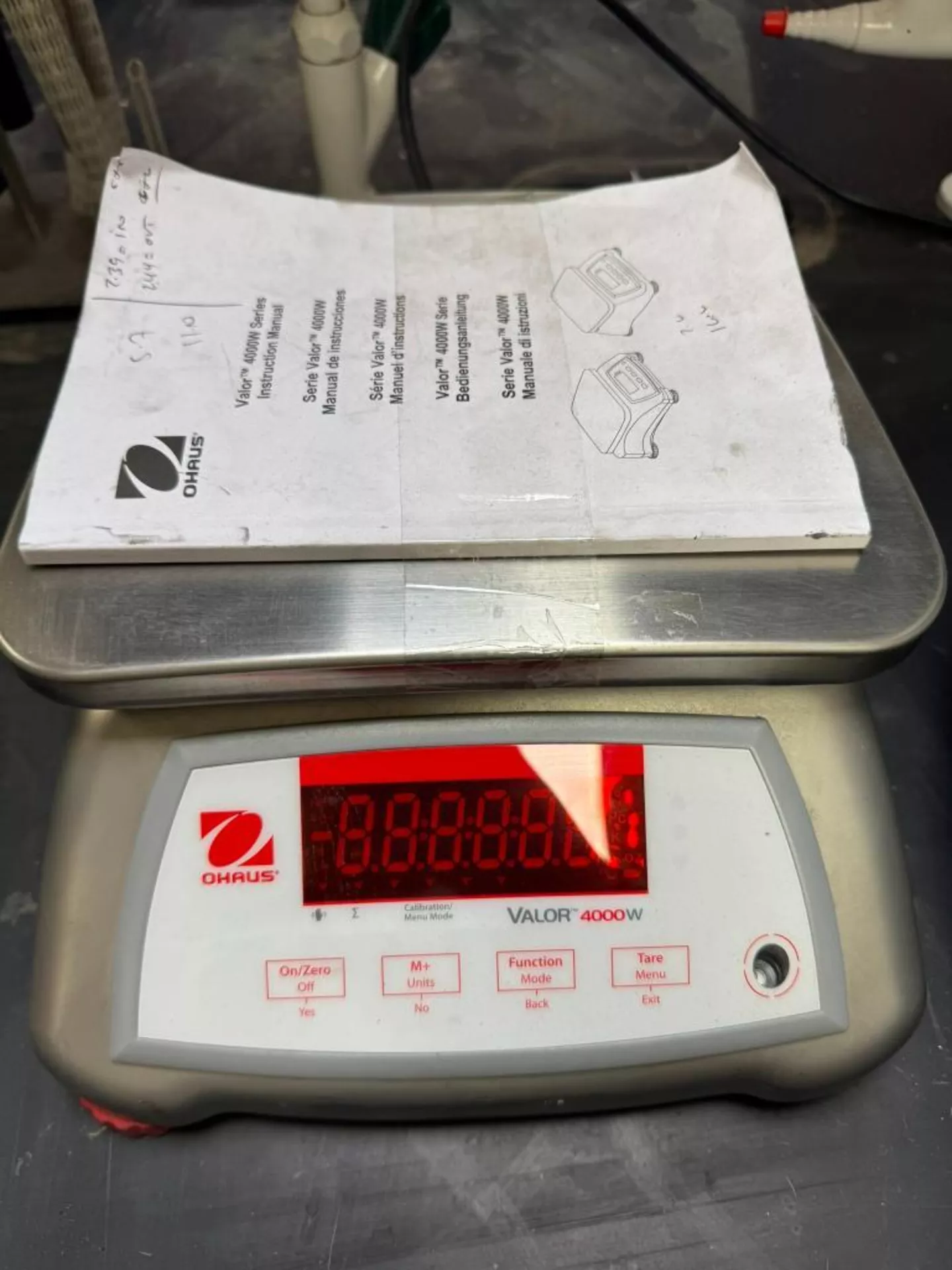 Used OHAUS DIGITAL SCALE MODEL VALOR 4000W