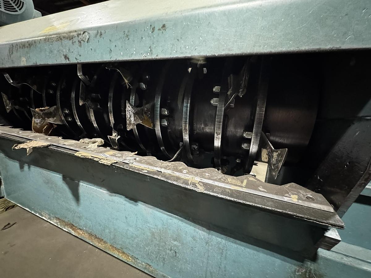 Used MAREN MODEL 72-S-0E-75 40HP HORIZONTAL AUTO-TIE BALER W/ MAREN MODEL 60 SHREDDER & CONVEYOR