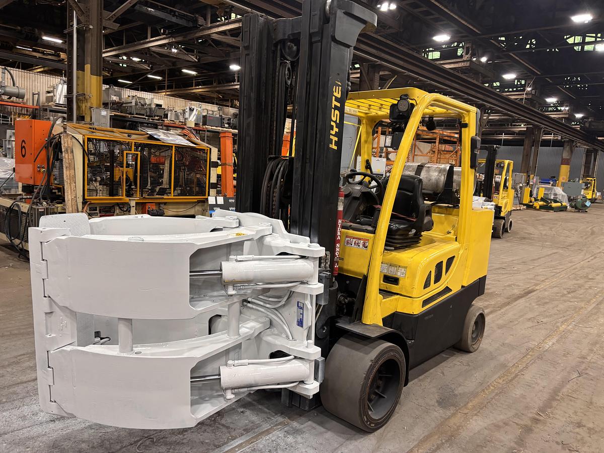 Used 12,000 POUND CAPACITY HYSTER MODEL S120FTPRS 60" CASCADE PAPER ROLL CLAMP