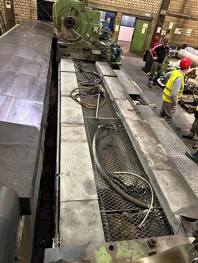 Used 334" (8500MM) WALDRICH SIEGEN ROLL GRINDER