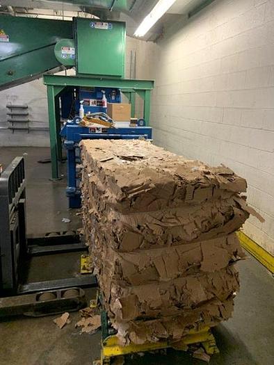 Used BLOAPCO SHREDDER WITH CONVEYOR