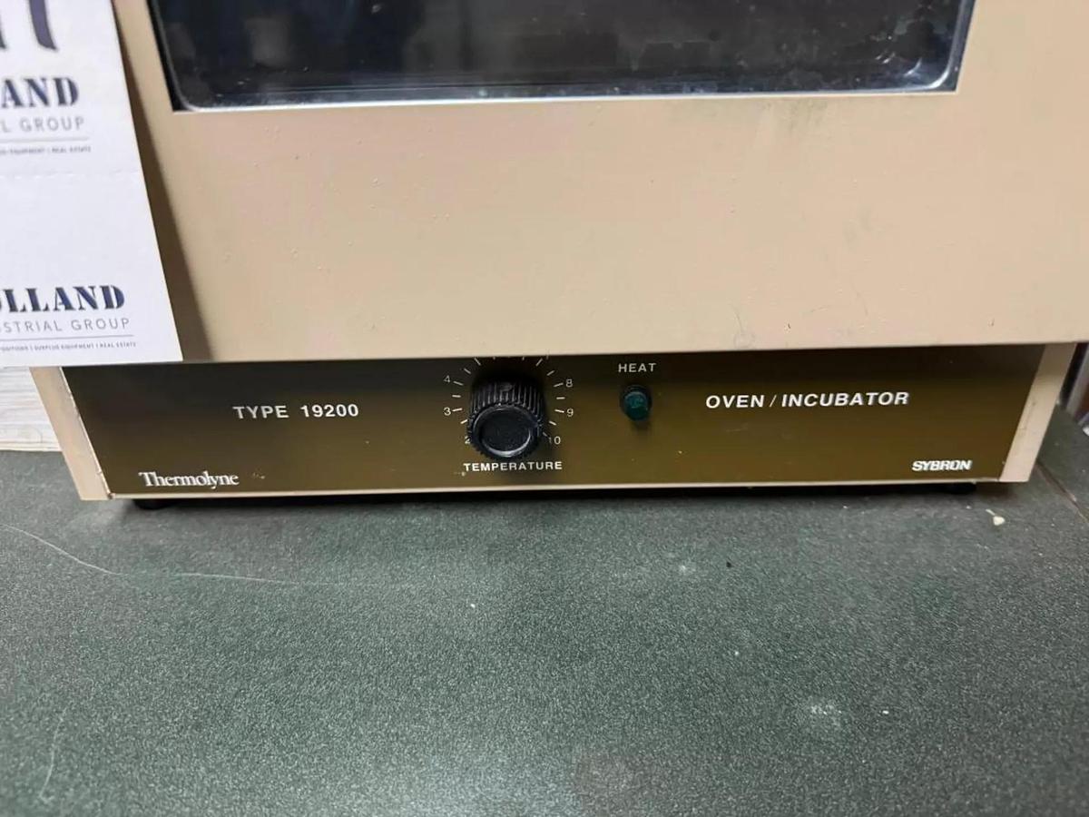 Used THERMODYNE OVEN/INCUBATOR TYPE 19200
