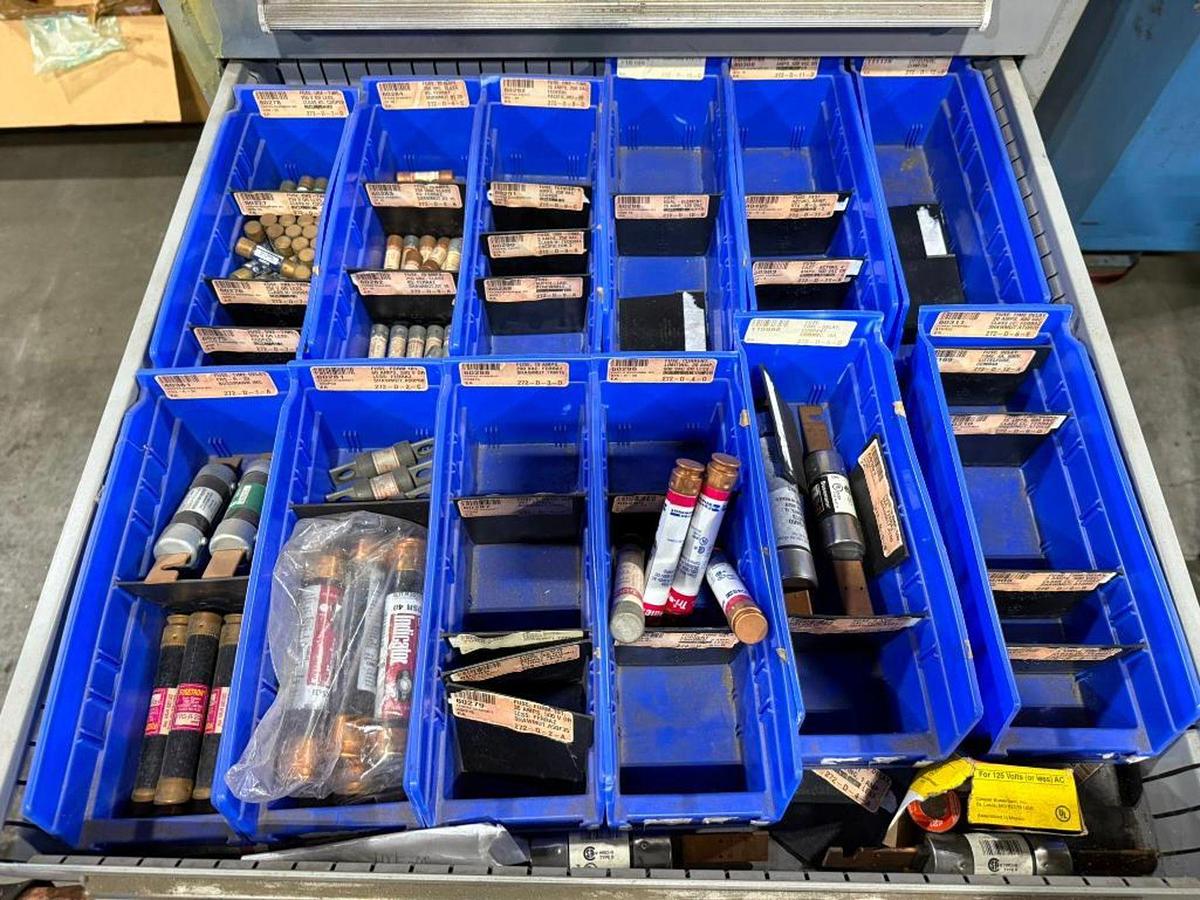 Used LYON MSSII 10 DRAWR TOOL CABINET CONTENTS NOT INCLUDED