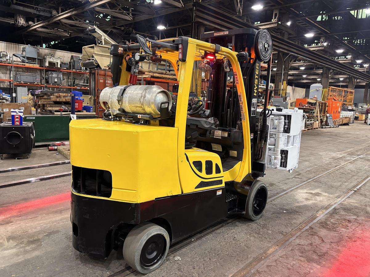 Used 12,000 POUND HYSTER S120FTPRS PAPER ROLL CLAMP FORKLIFT 60" DIAMETER CLAMP 6,500 HOURS