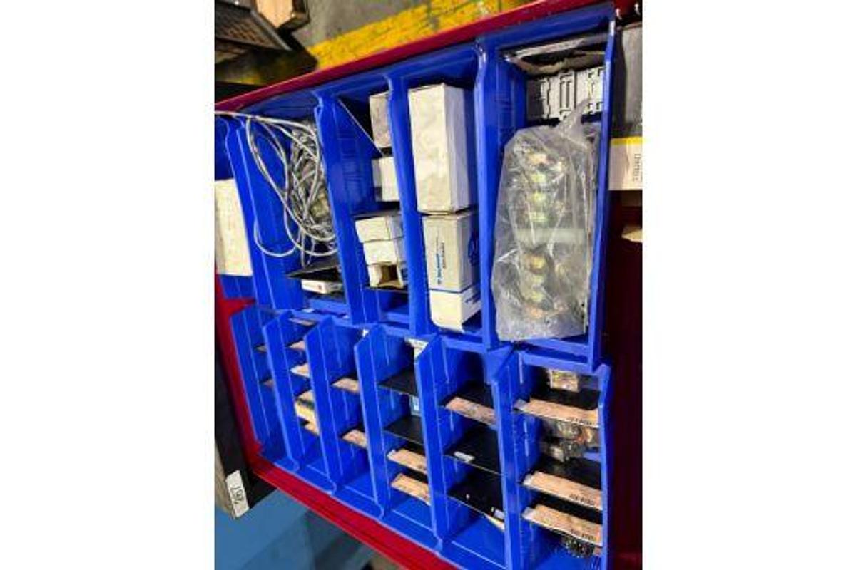 Used INDUSTRIAL 9 DRAWER TOOL CABINET CONTENTS NOT INCLUDED