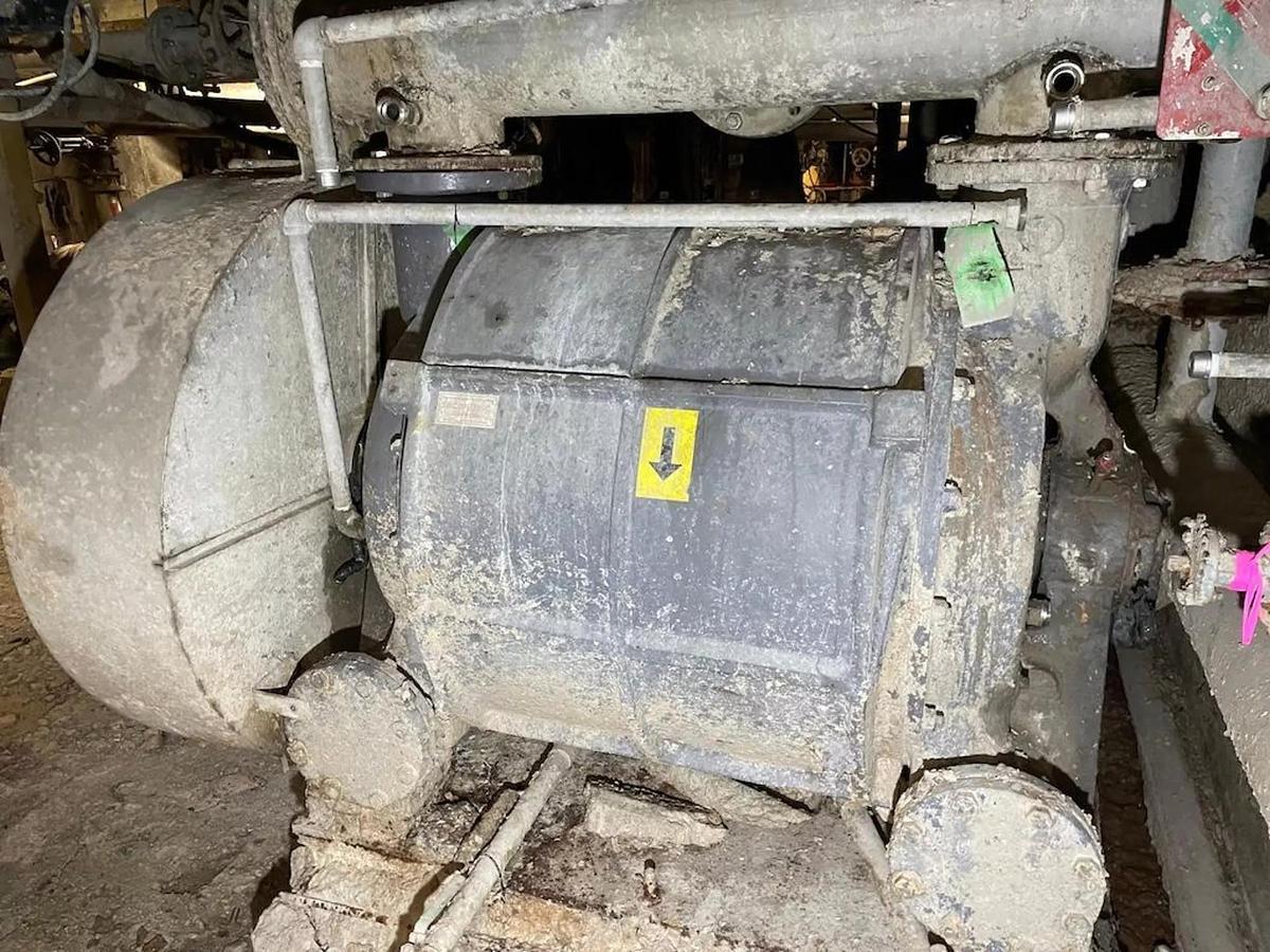 Used NASH VACUUM PUMP