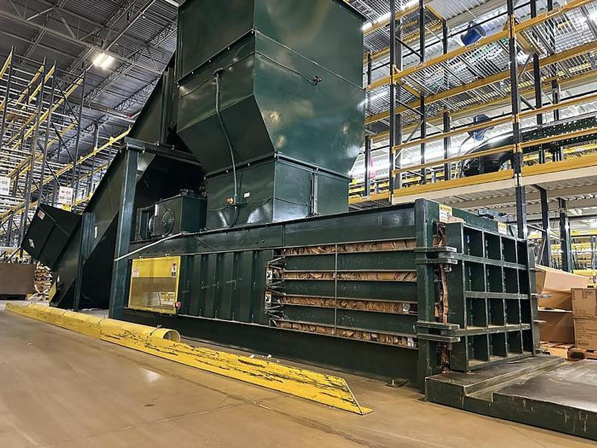 Used INTERNATIONAL BALER MODEL NA-1295-48 HORIZONTAL CLOSED DOOR BALER 30HP