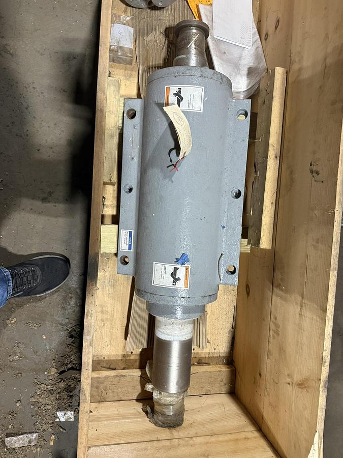 Used BELOIT DD4000 SERIES 24" REFINER QUILL