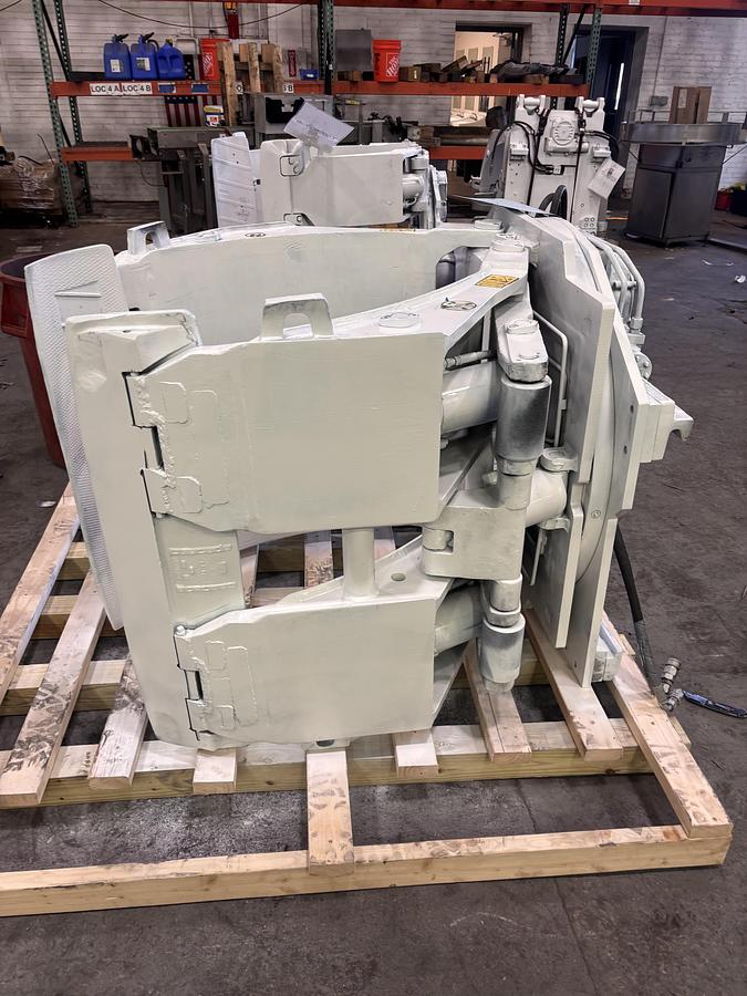 Used CASCADE MODEL 90F-RCS-275 60" DIA. ROLL CLAMP