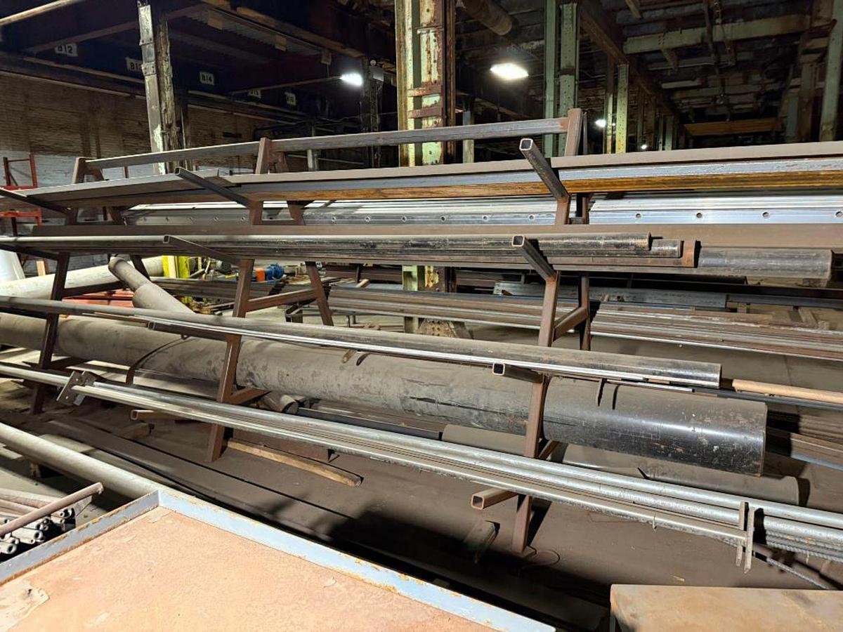 Used LARGE AMOUNT OF CAST, STAINLESS STEEL, ALUMINUM, GALVINIZED AND PVC PIPES