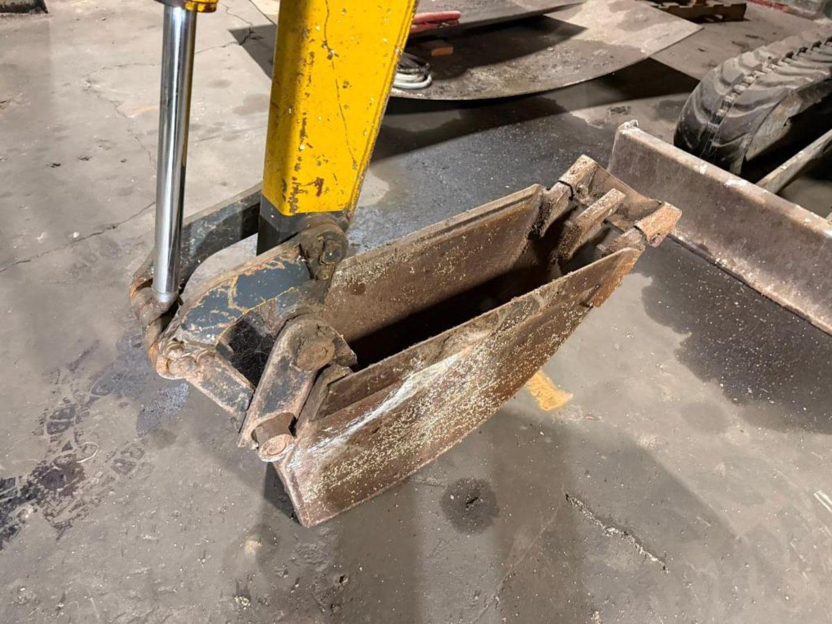 Used KOMATSU PC28VV ESCAVATOR