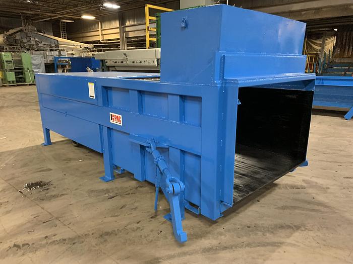 Used SHRED-TECH AZ-80 SHREDDER WITH COMPACTOR AND CONVEYOR