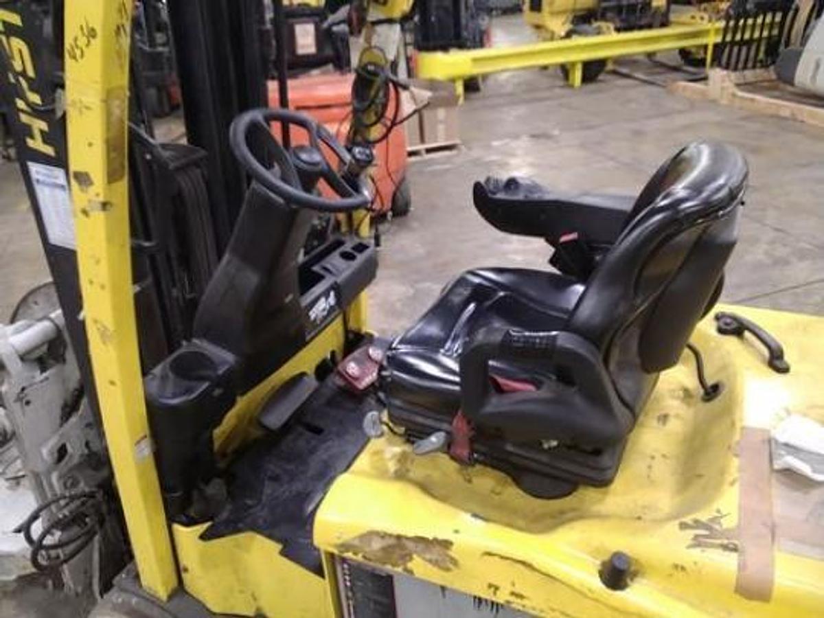 Used 7,000 LB CAPACITY HYSTER ELECTRIC FORKLIFT CLASS III WITH ROLL CLAMP