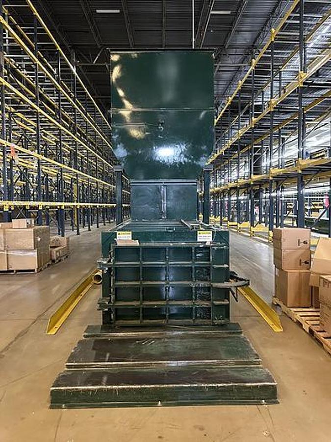 Used INTERNATIONAL BALER MODEL NA-1295-48 HORIZONTAL CLOSED DOOR BALER 30HP