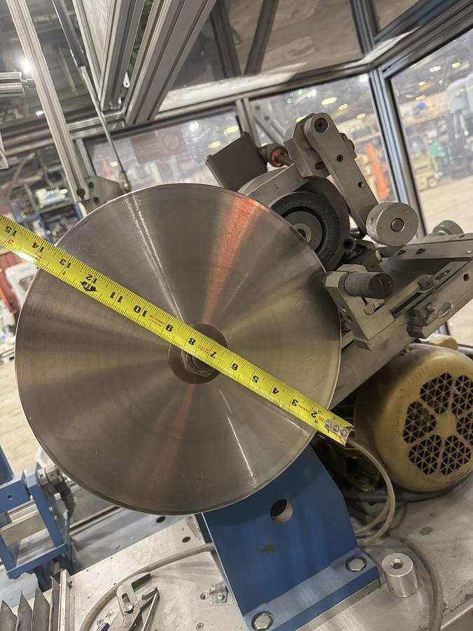 Used 60" WIDE LEVER LS1500 AUTOMATIC SINGLE KNIFE BALONEY CUTTER 16" DIAMETER