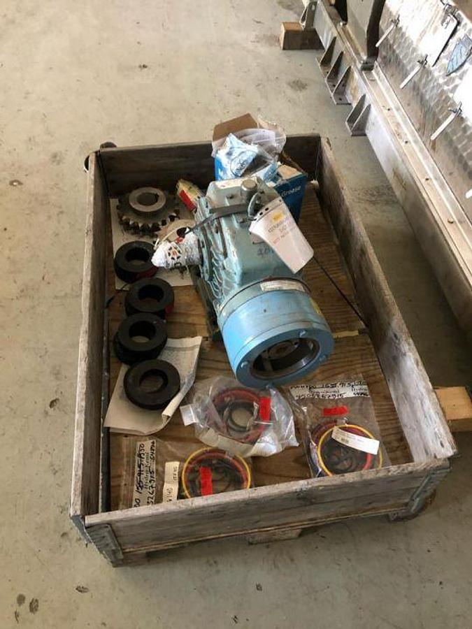 Used 118" (3000mm) WIDE JYLHAVAARA GUILLOTINE ROLL SPLITTER 60" DIAMETER