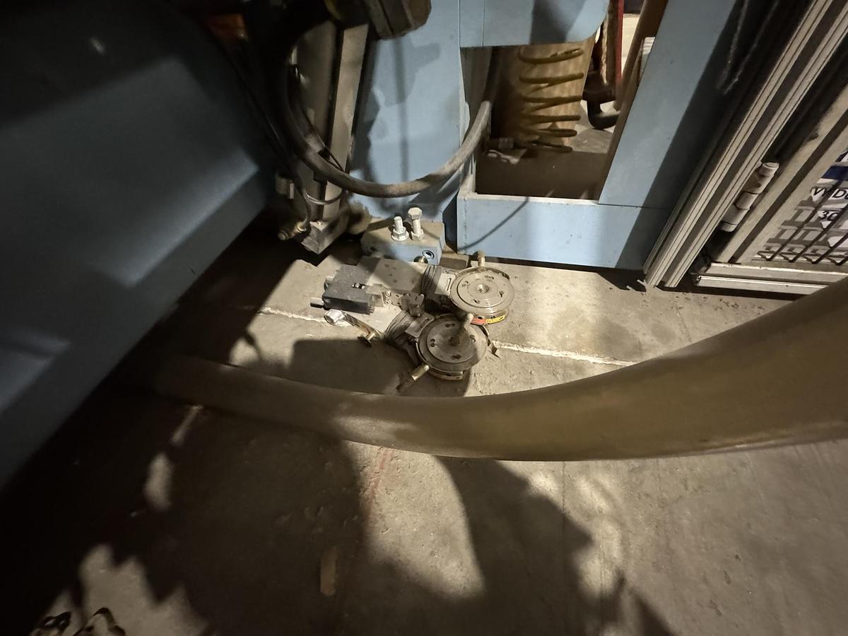 Used 72" WIDE JENNERJAHN MODEL SRA-72 COUNTER ROLL SLITTER REWINDER