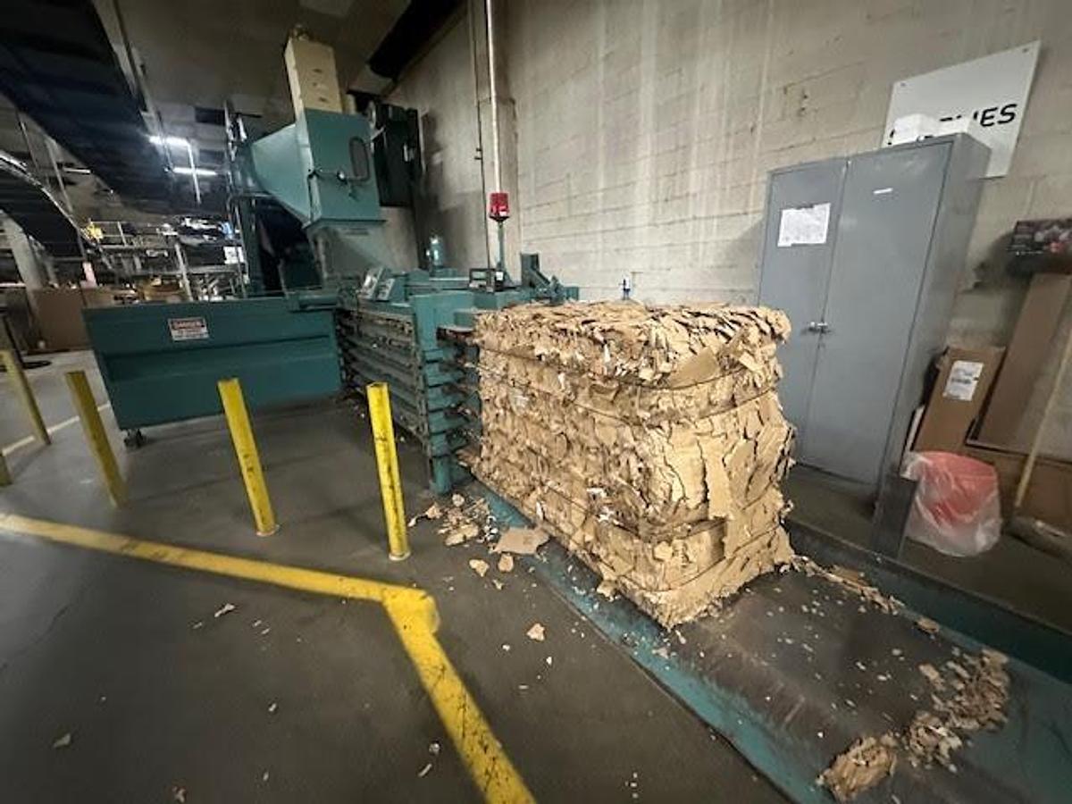 Used MAREN MODEL 72-S-0E-75 40HP HORIZONTAL AUTO-TIE BALER W/MAREN MODEL 60 HOGGER