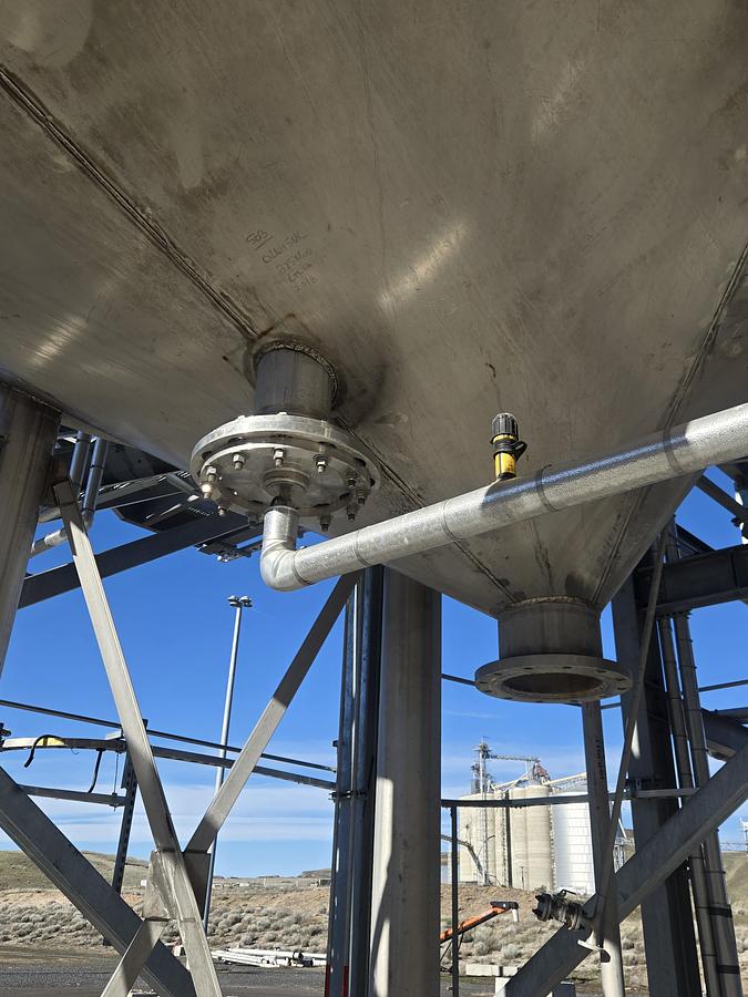 Used T BAILEY 316L STAINLESS STEEL TANK 33' TALL 12' DIAMETER MANUFACTURED 2018 WITH AGITATOR  PENDING JA