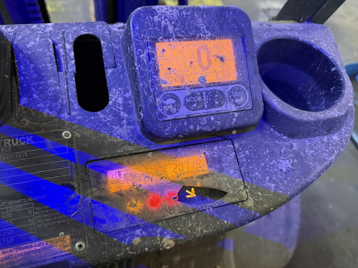 Used 5,000 POUND TOYOTA MODEL 8FGU25 FORKLIFT WITH 2,100 HOURS 